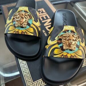 Authentic Fendace Men’s slides Never Worn